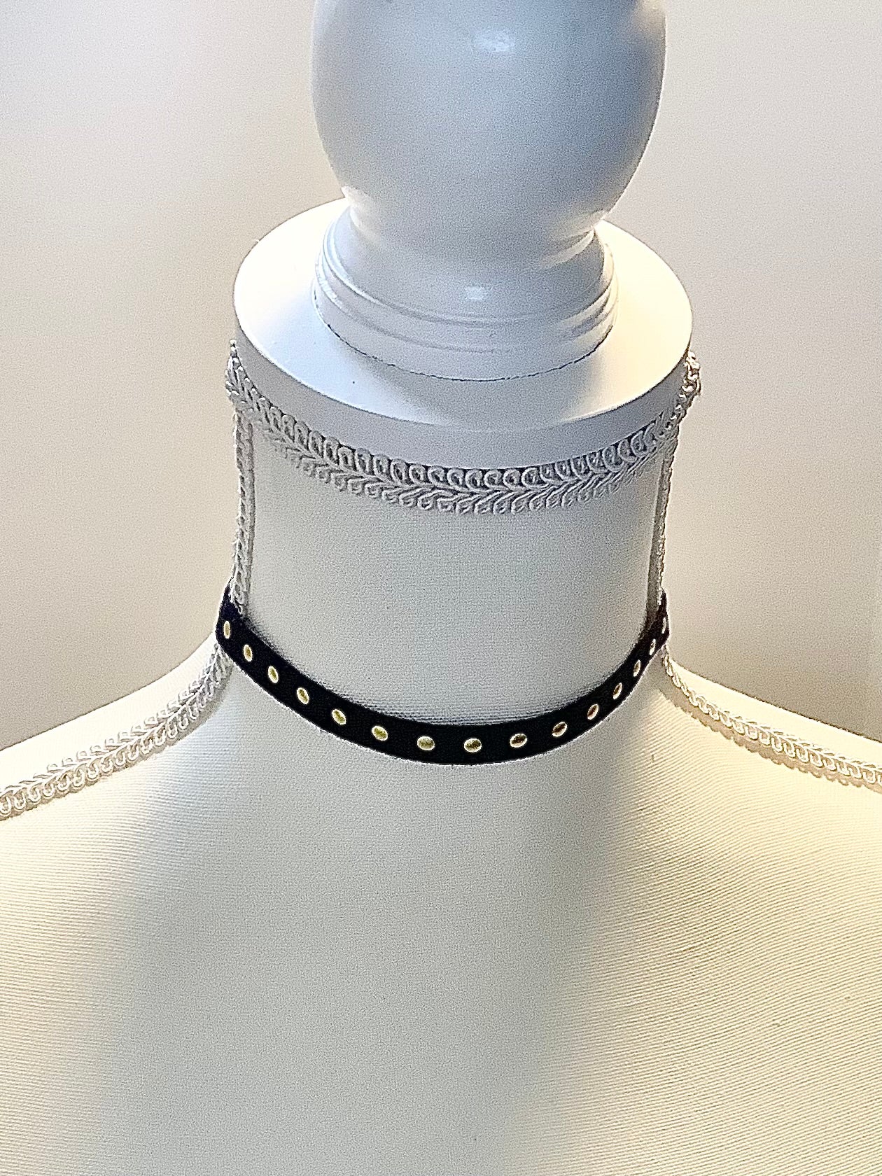 Dot Dot Choker