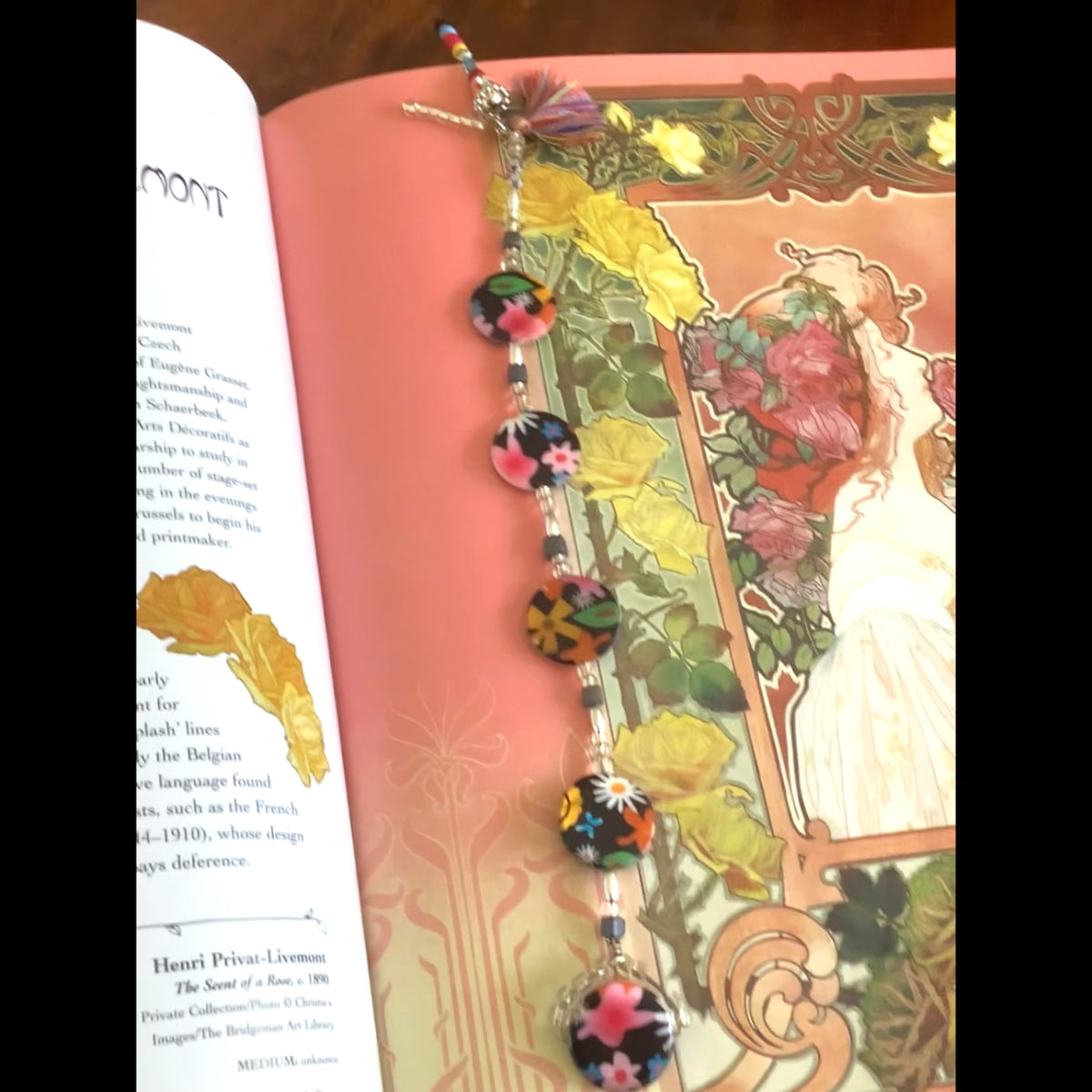 Happy Daisy’s Beaded Bookmark